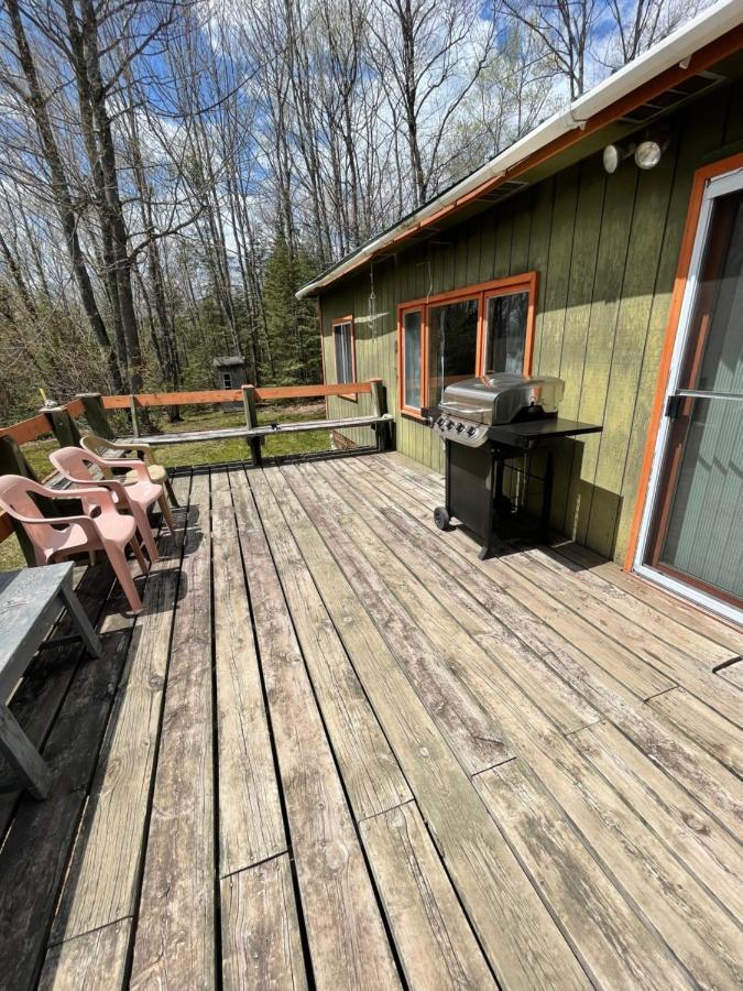Grandpa Jim'S Cabin Montreal Exterior photo
